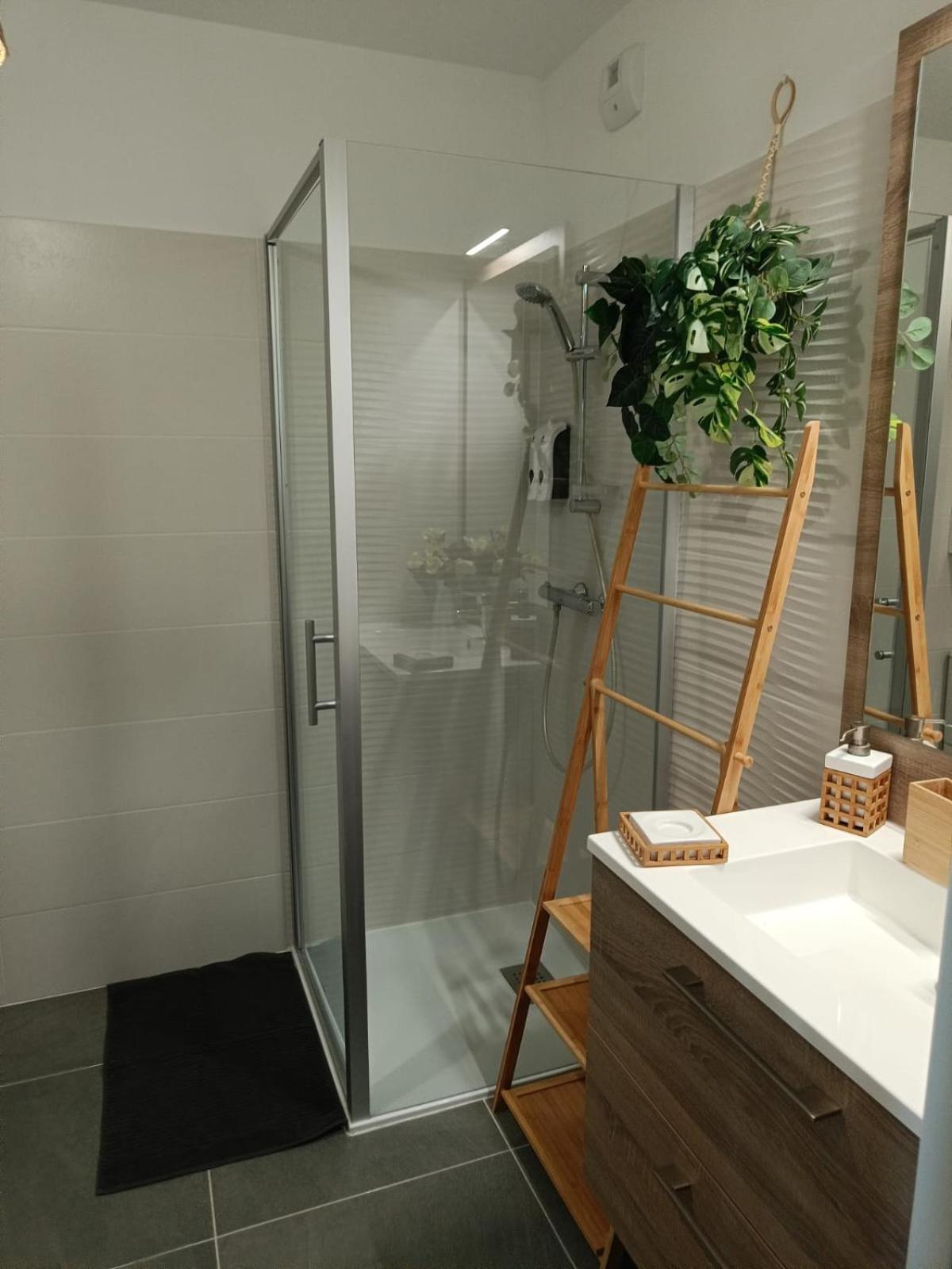 Appartement Classe 3 Etoiles A 150m De La Fréjus